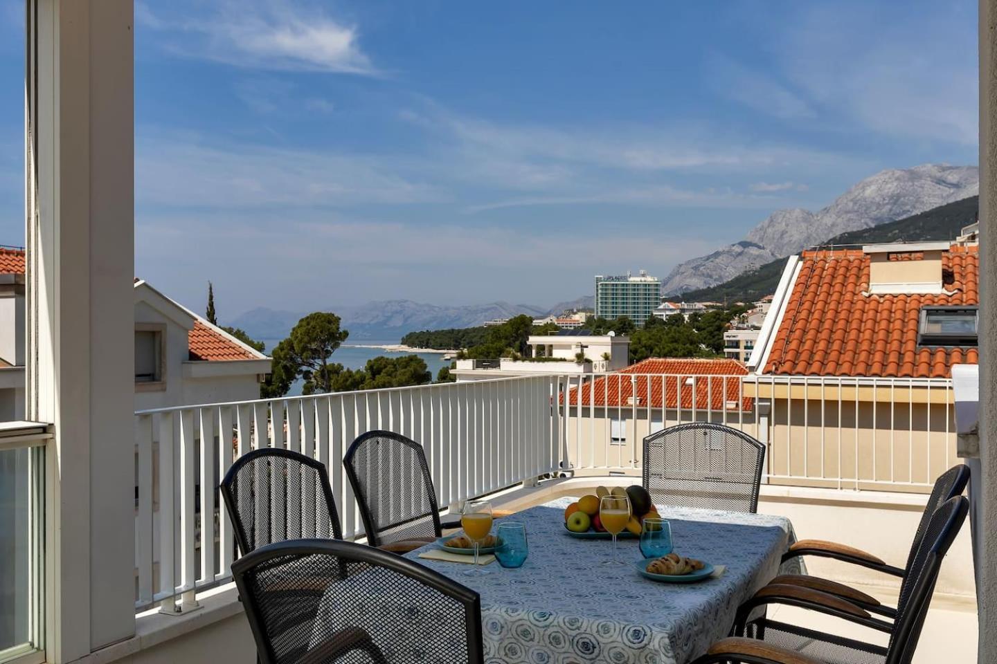 Penthouse Nikolina-50m To Beach! - Exklusiv Lägenhet